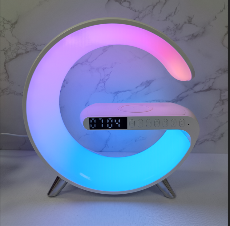 Lampe LED Lune 4-en-1 – Ambiance RGB + Réveil + Chargeur Sans Fil + Enceinte Bluetooth